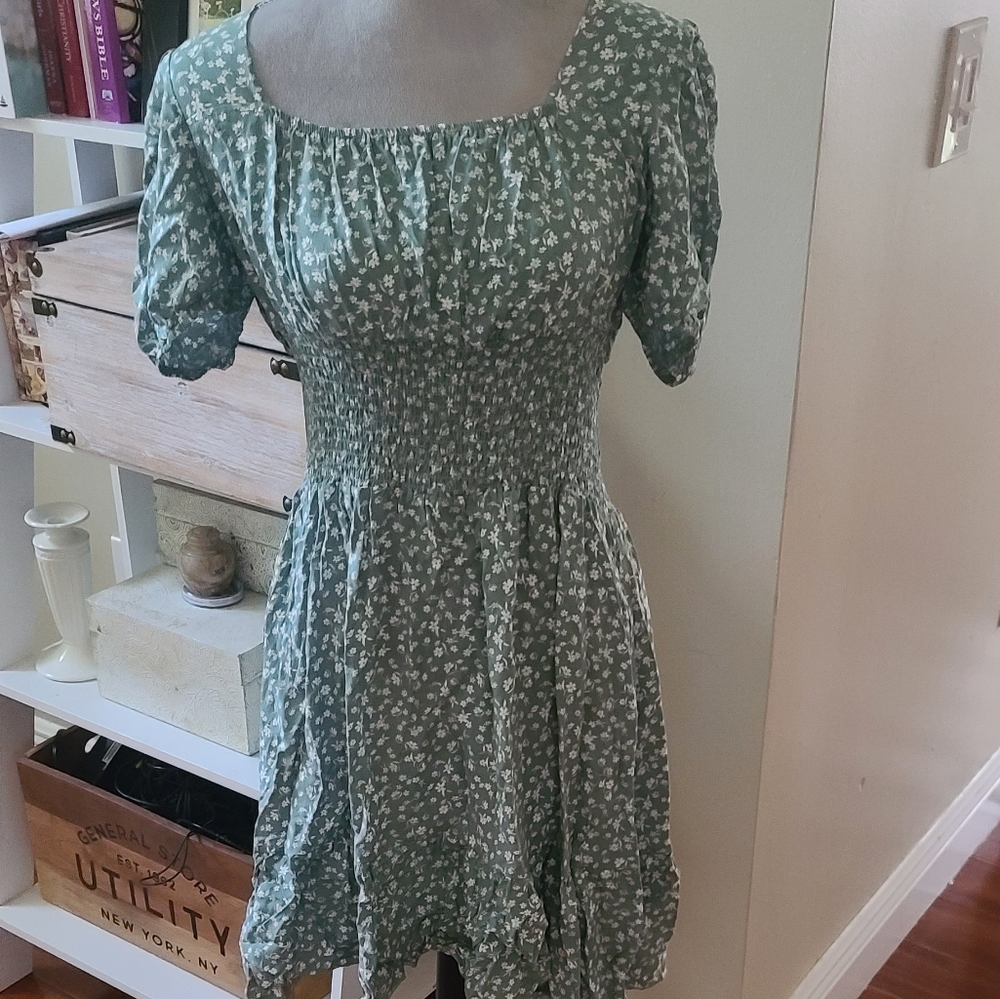 HESPERUS Bohemian Dress Rouched waist NWOT Soft Green Large Beautiful
